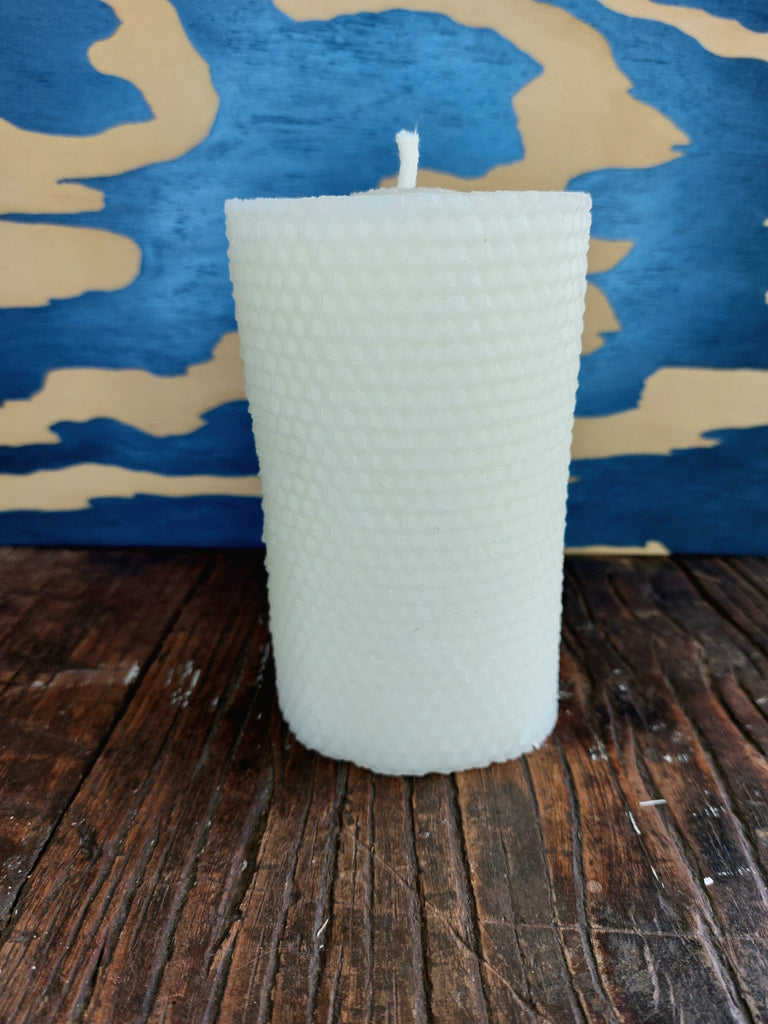 Honeycomb pattern beeswax pillars